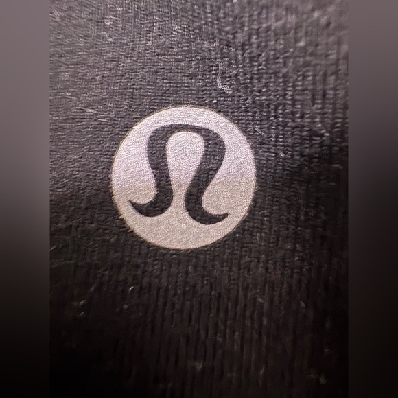 Lululemon define jacket black size 8 in great condition! - Picture 11 of 11